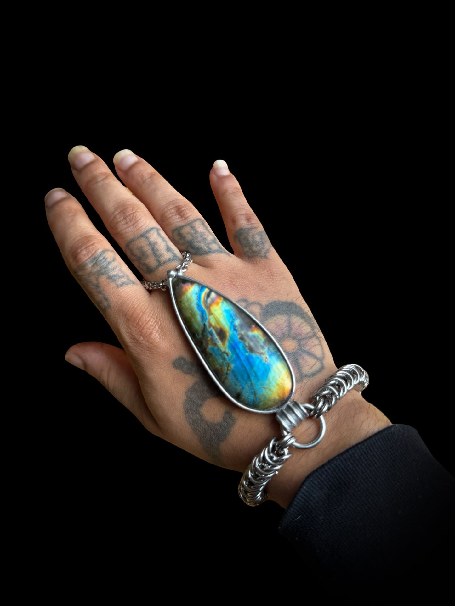 LAYUNG | Labradorite Hand Harness