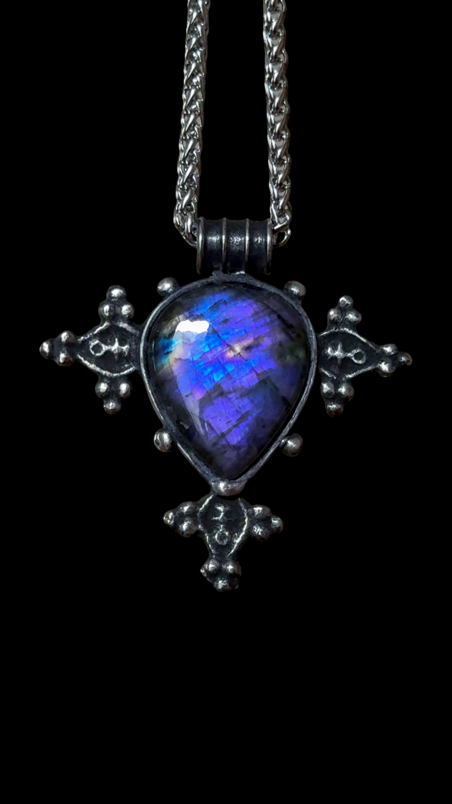 LIMEN NOCTIS | Labradorite Necklace