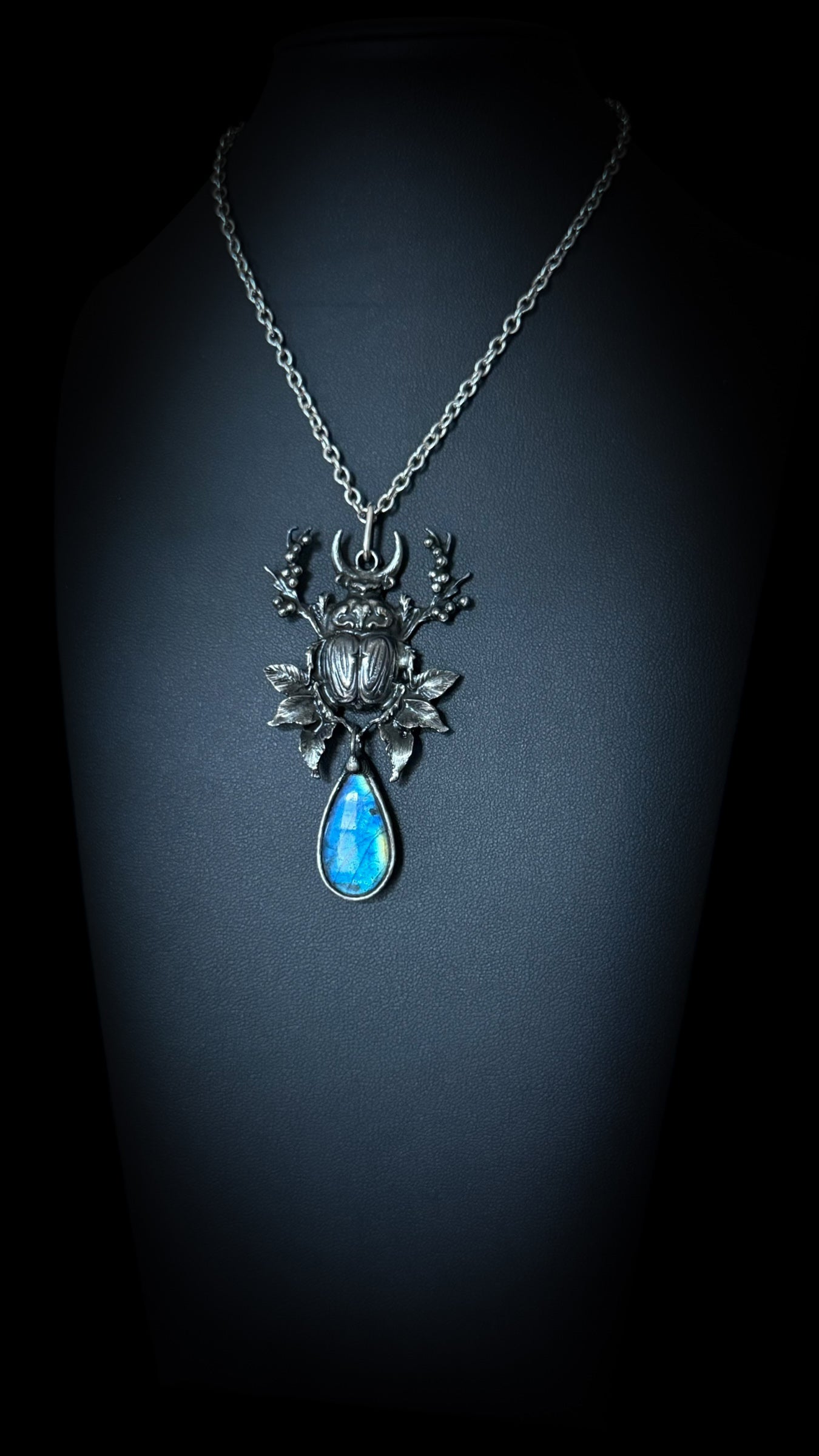Aro | Labradorite Necklace