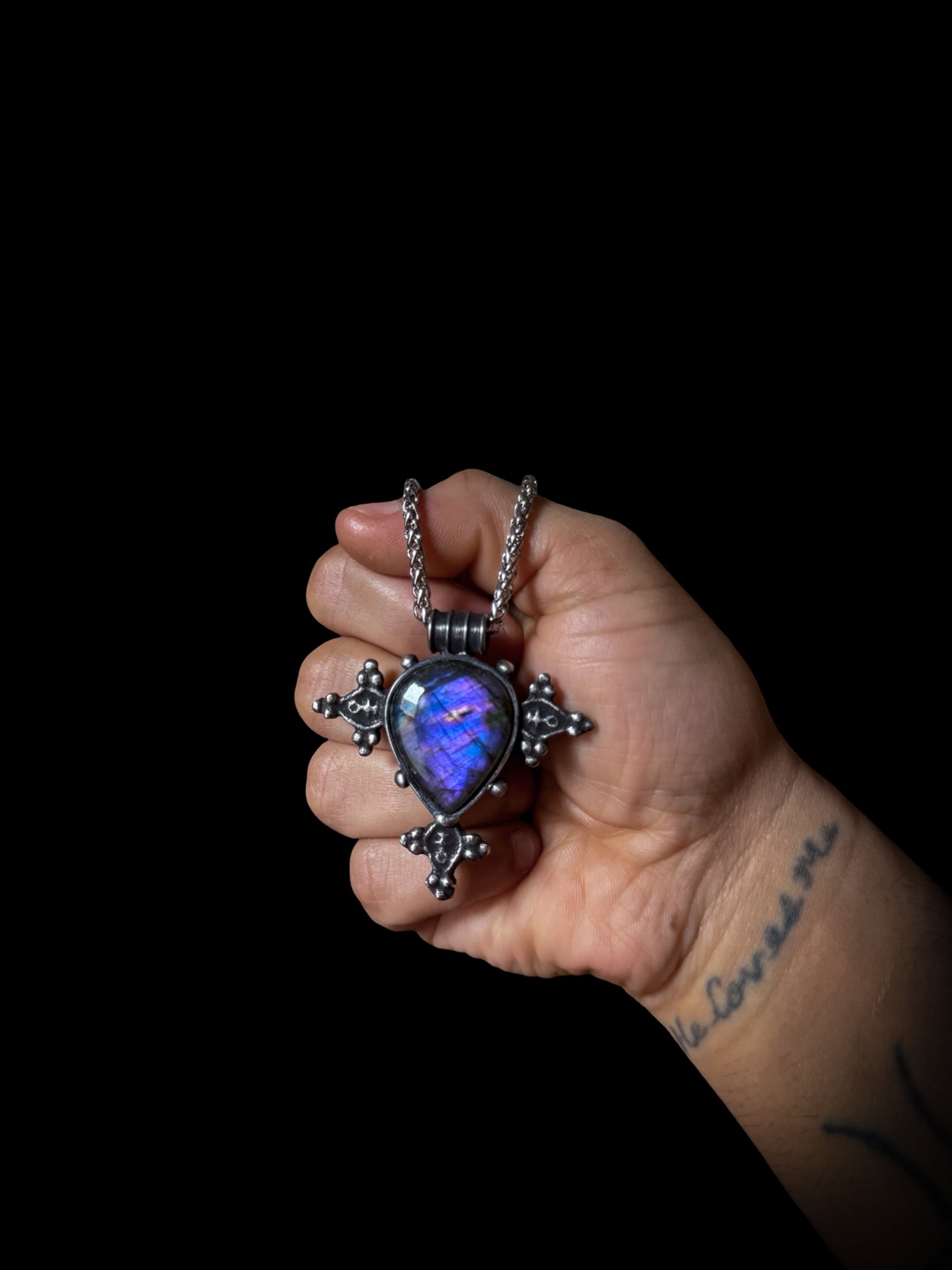 LIMEN NOCTIS | Labradorite Necklace