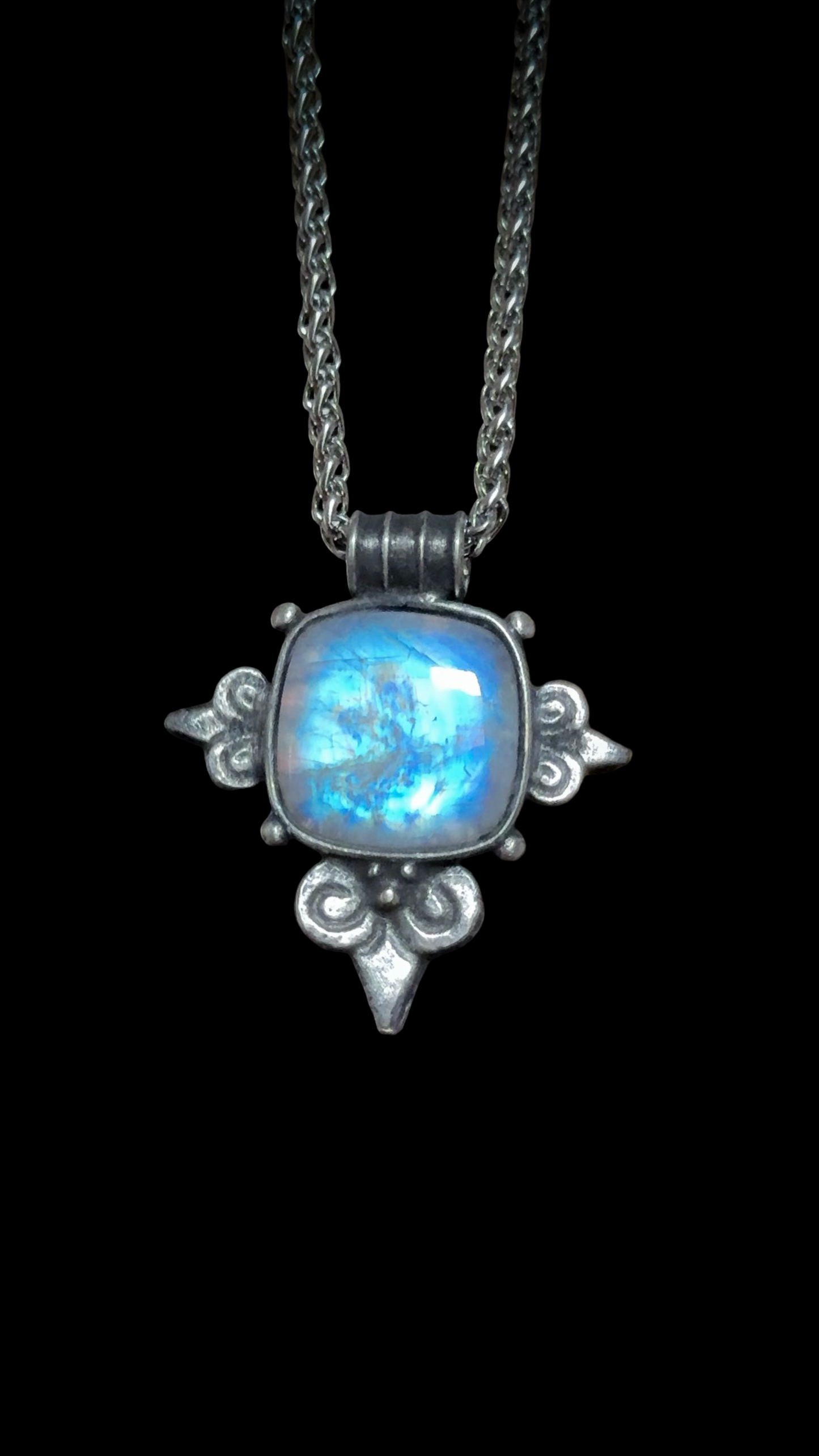 LUNESCENCE | Rainbow Moonstone Necklace