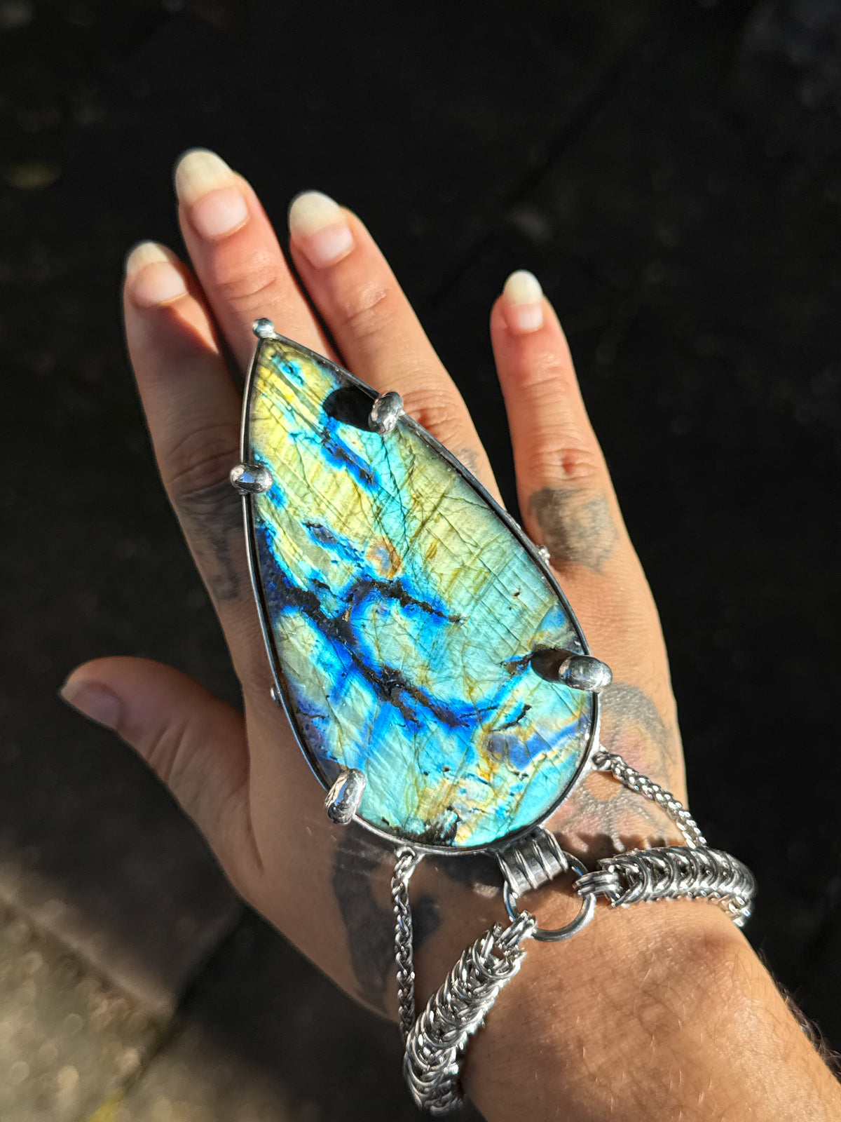KOMOREBI | Labradorite Hand Harness