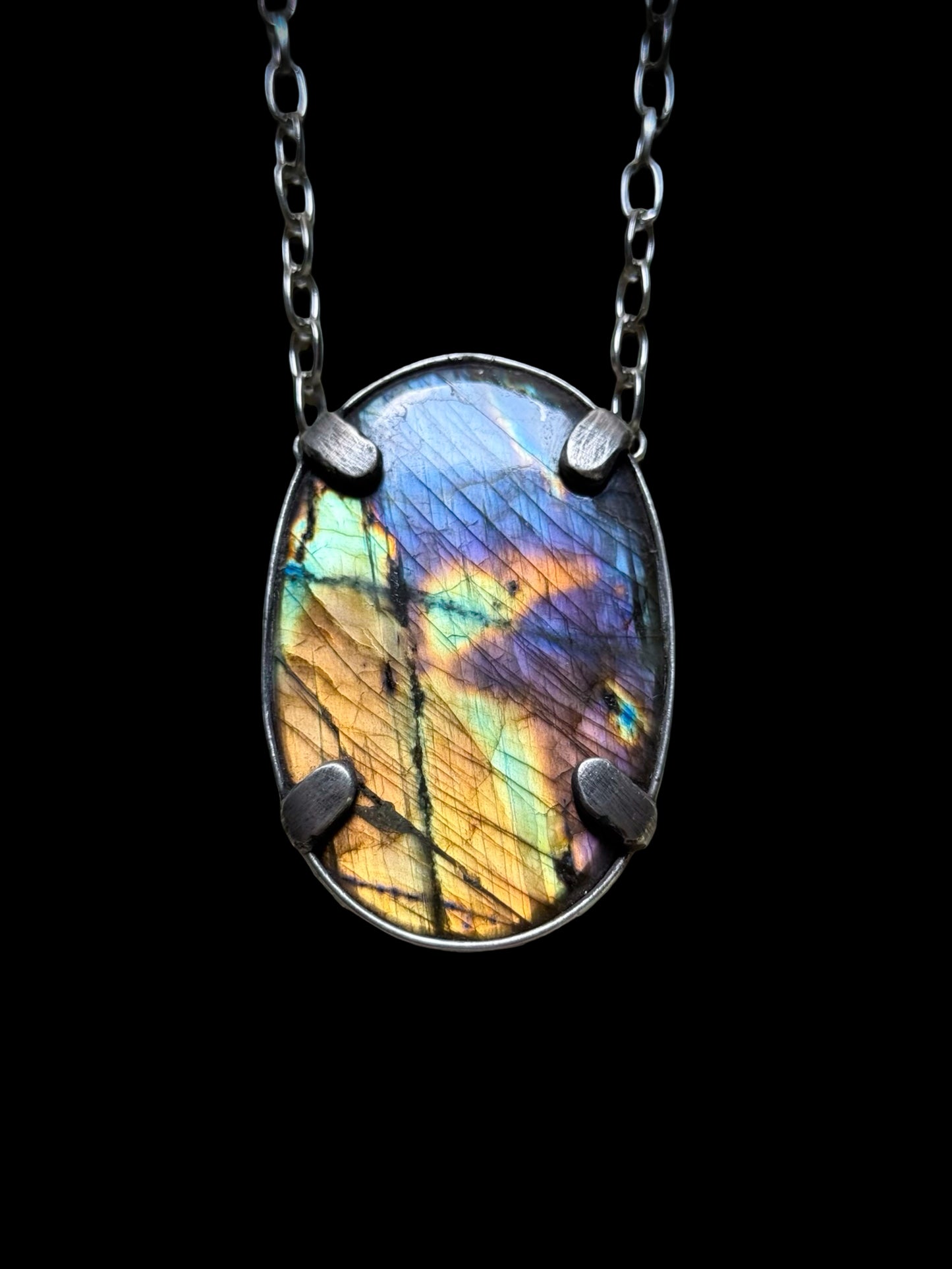 UṢAS | Labradorite Necklace