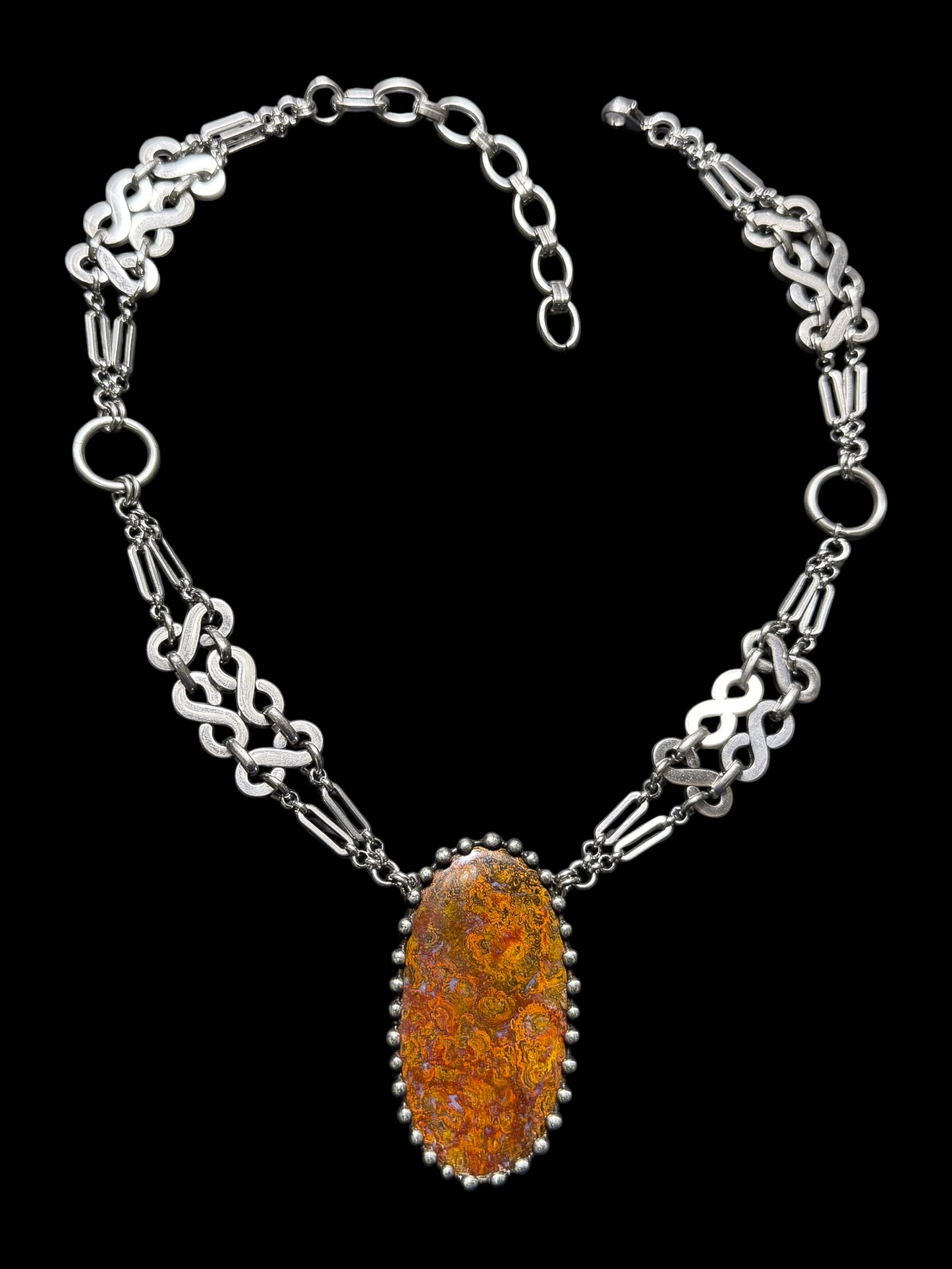 THARENN | Hungarian Agate Necklace