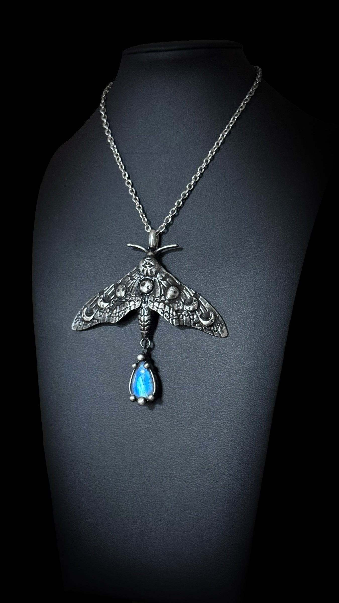 Ibu | Rainbow Moonstone Necklace