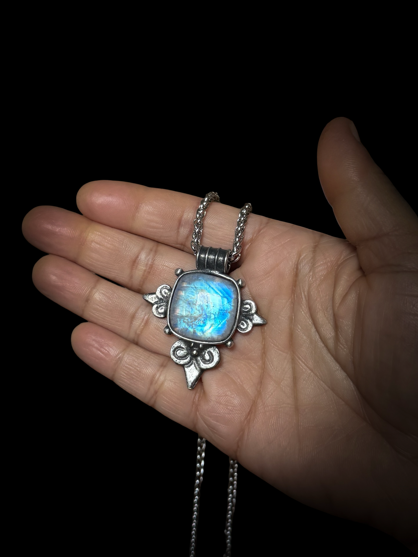 LUNESCENCE | Rainbow Moonstone Necklace