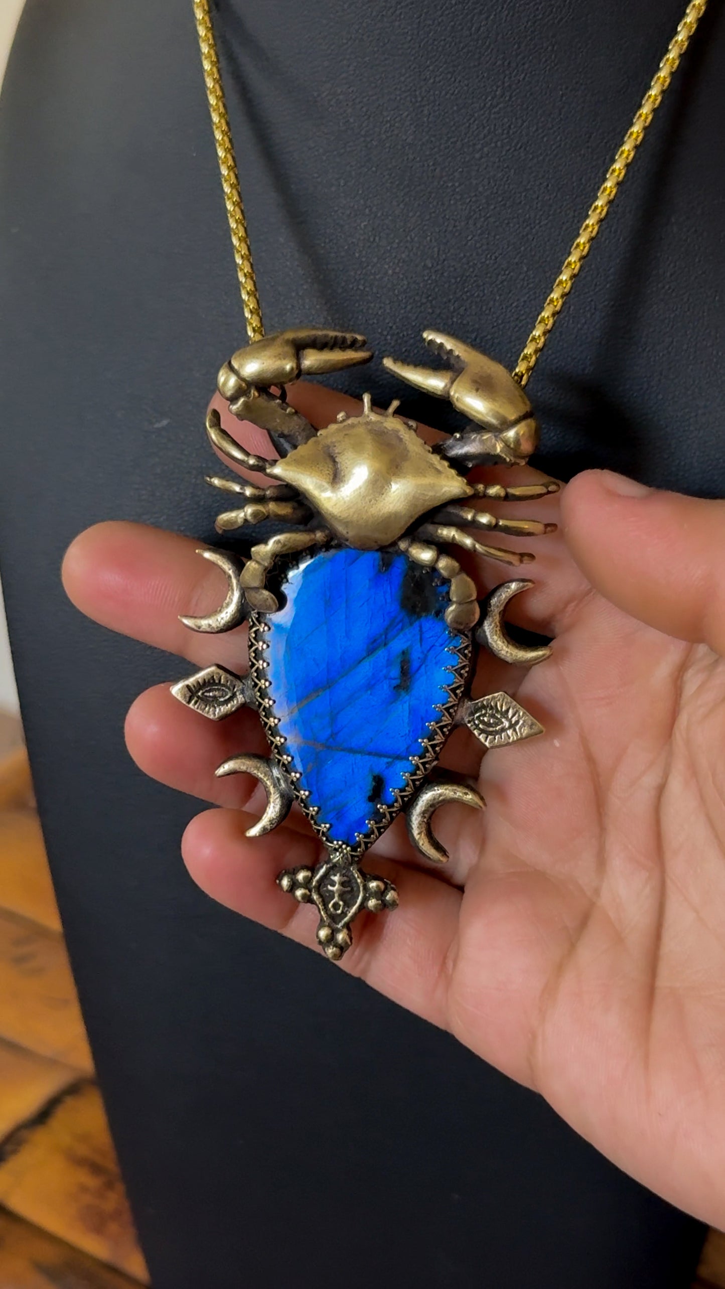 THE MOON GATE | Labradorite Necklace