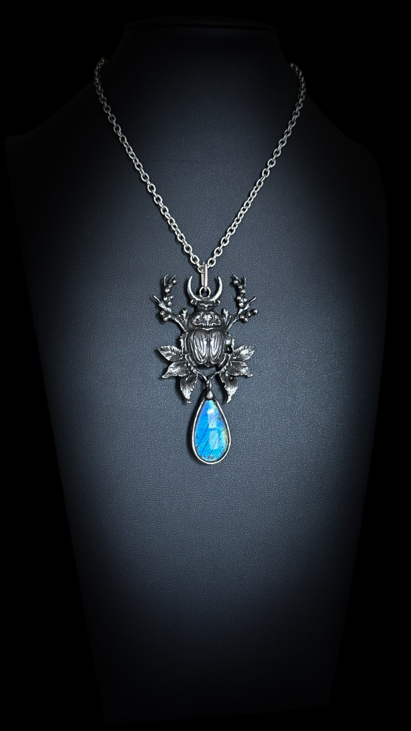 Aro | Labradorite Necklace