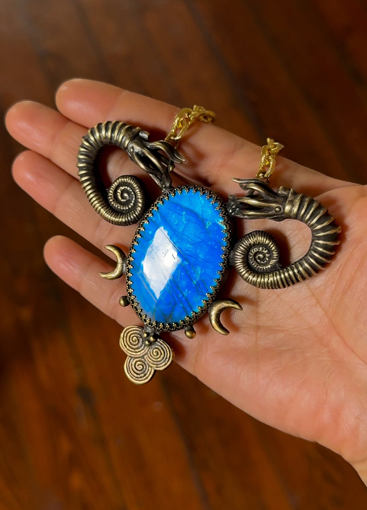 WOMB OF TIDES | Labradorite Necklace