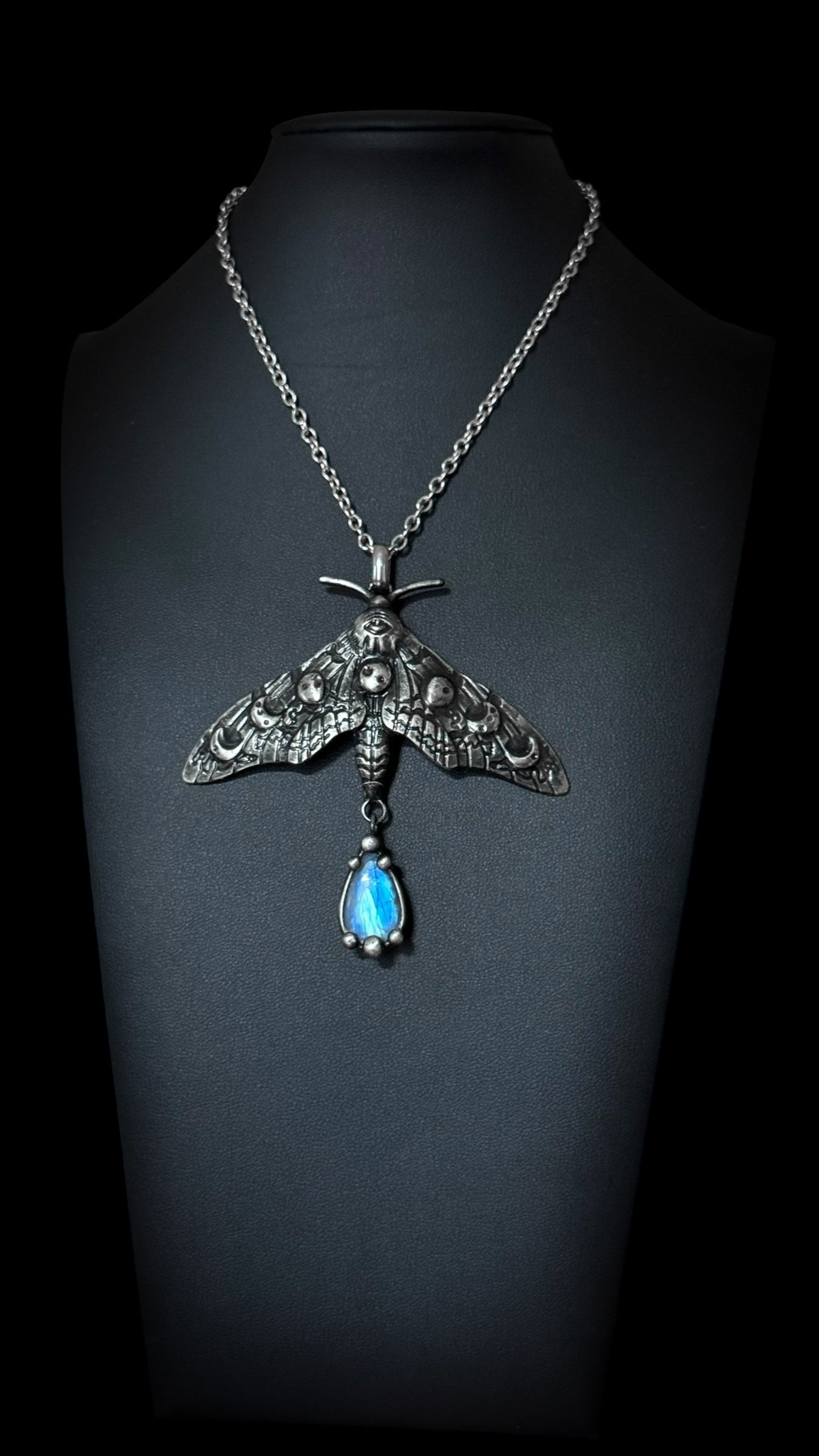 Ibu | Rainbow Moonstone Necklace