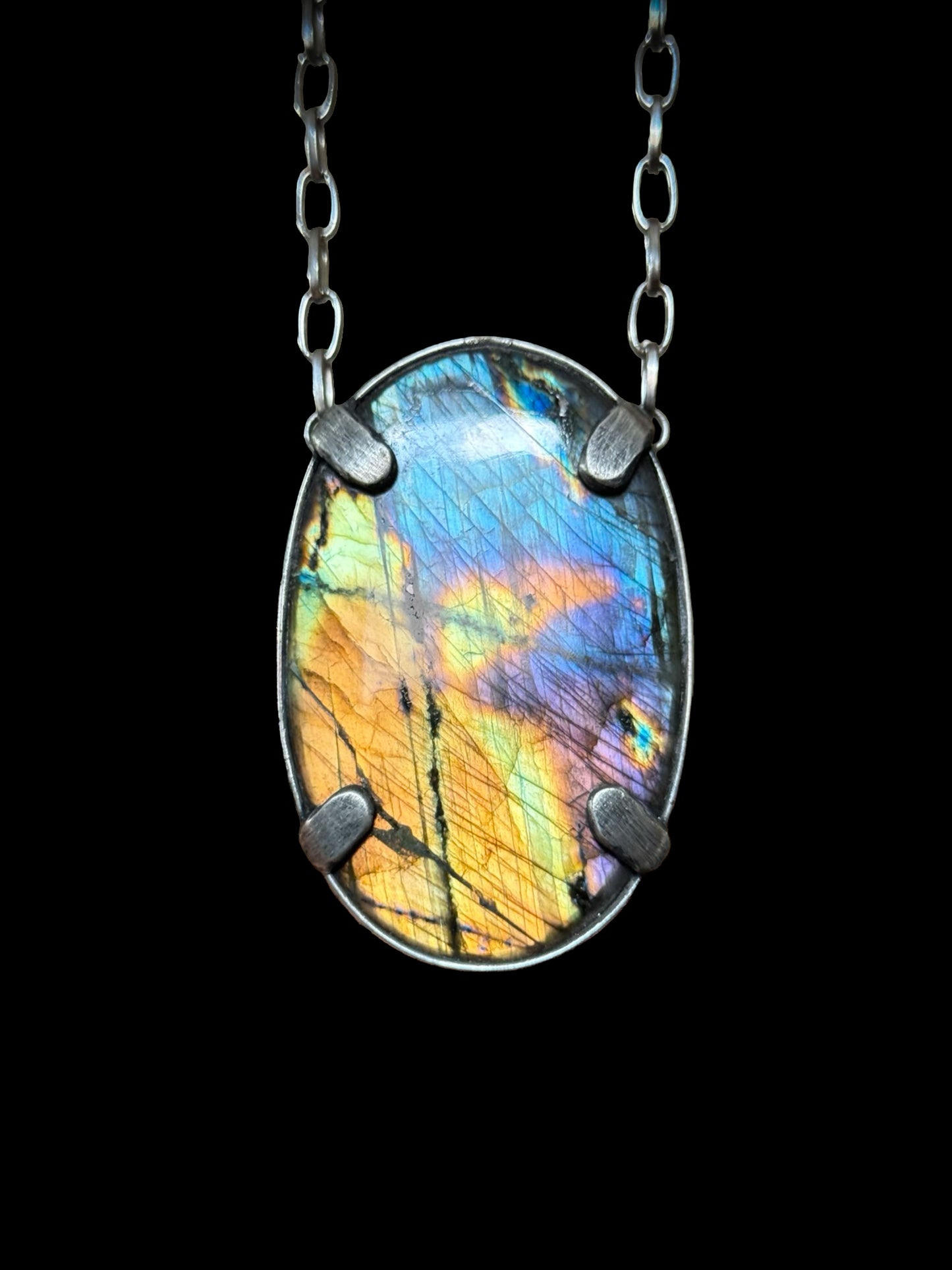 UṢAS | Labradorite Necklace