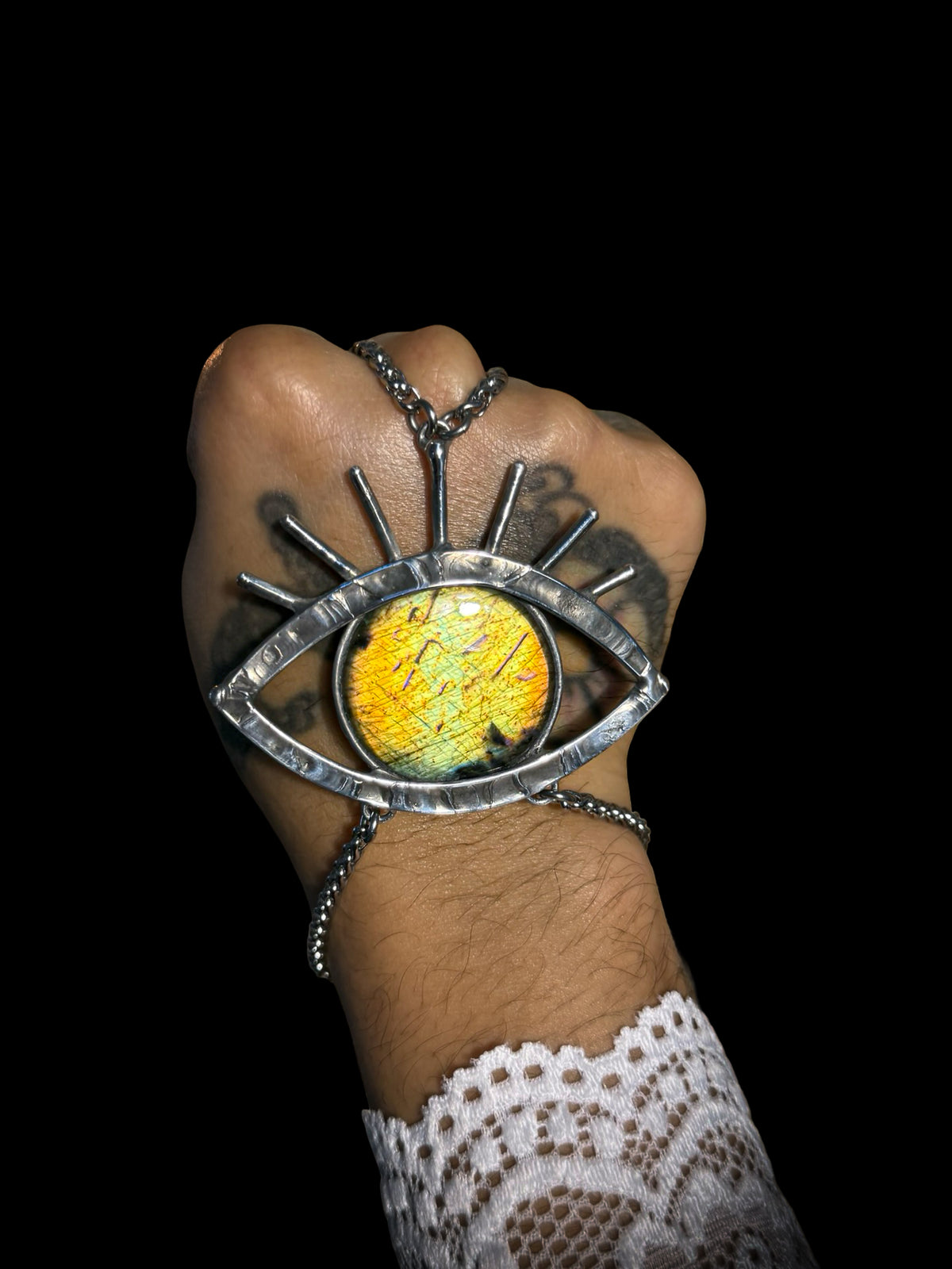 DÉRKOMAI | Labradorite Hand Harness