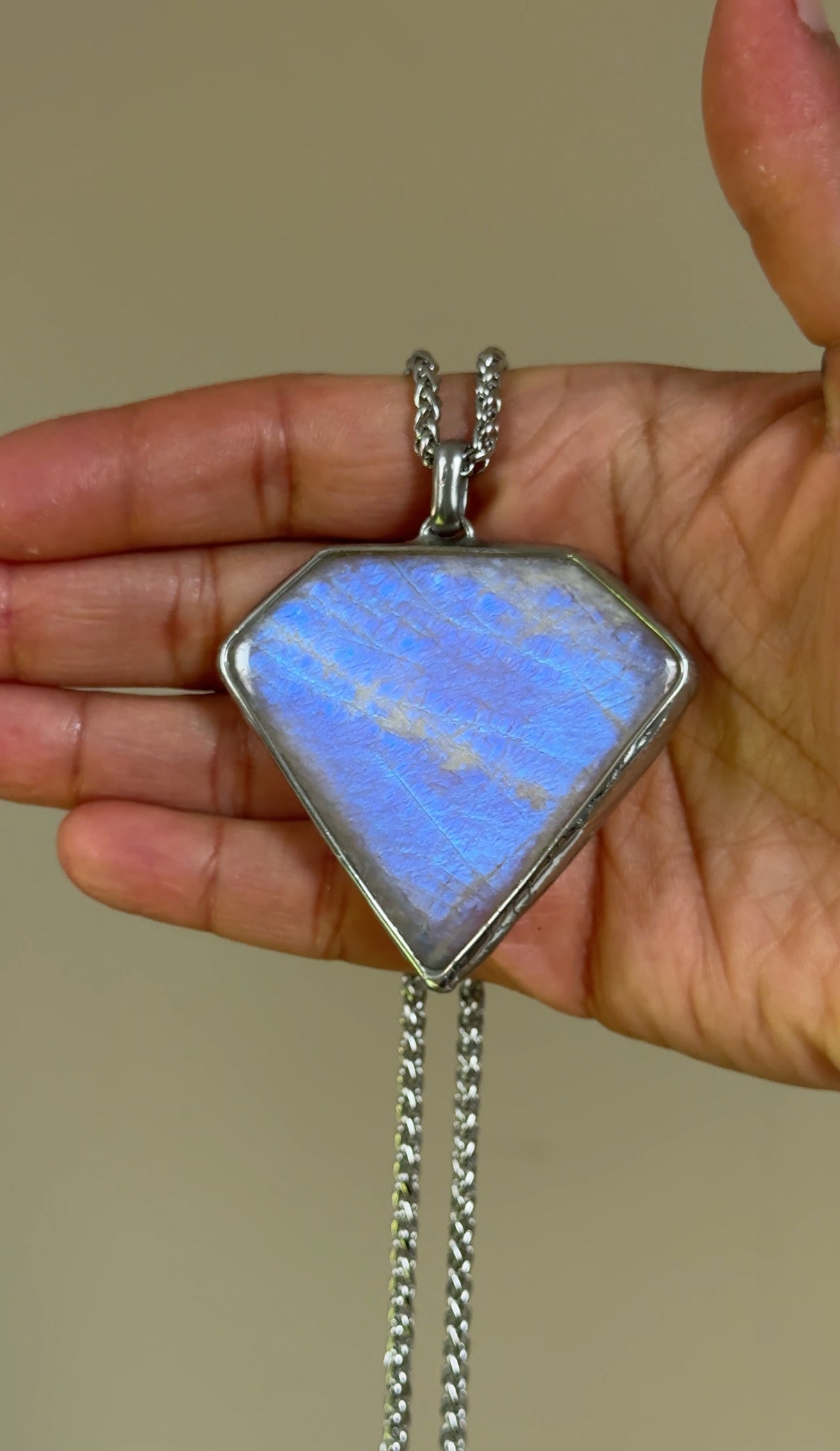 Theofanis| Rainbow Moonstone Necklace