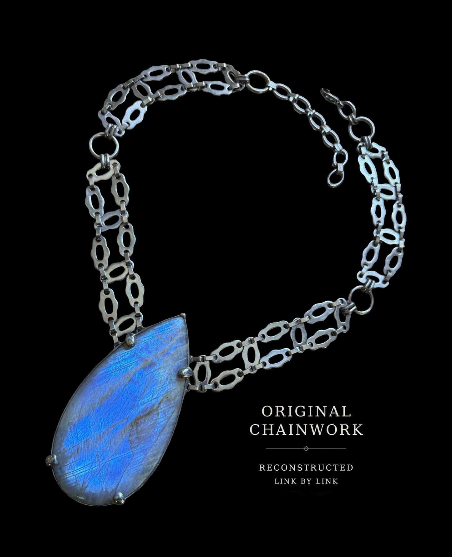 UTSUROI | Rainbow Moonstone Choker