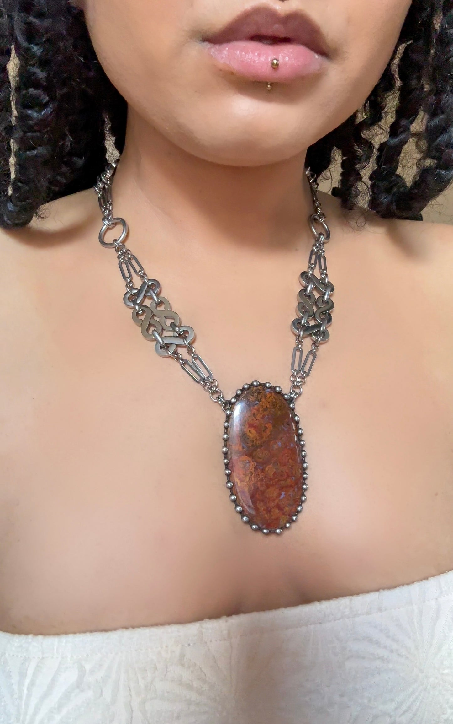 THARENN | Hungarian Agate Necklace
