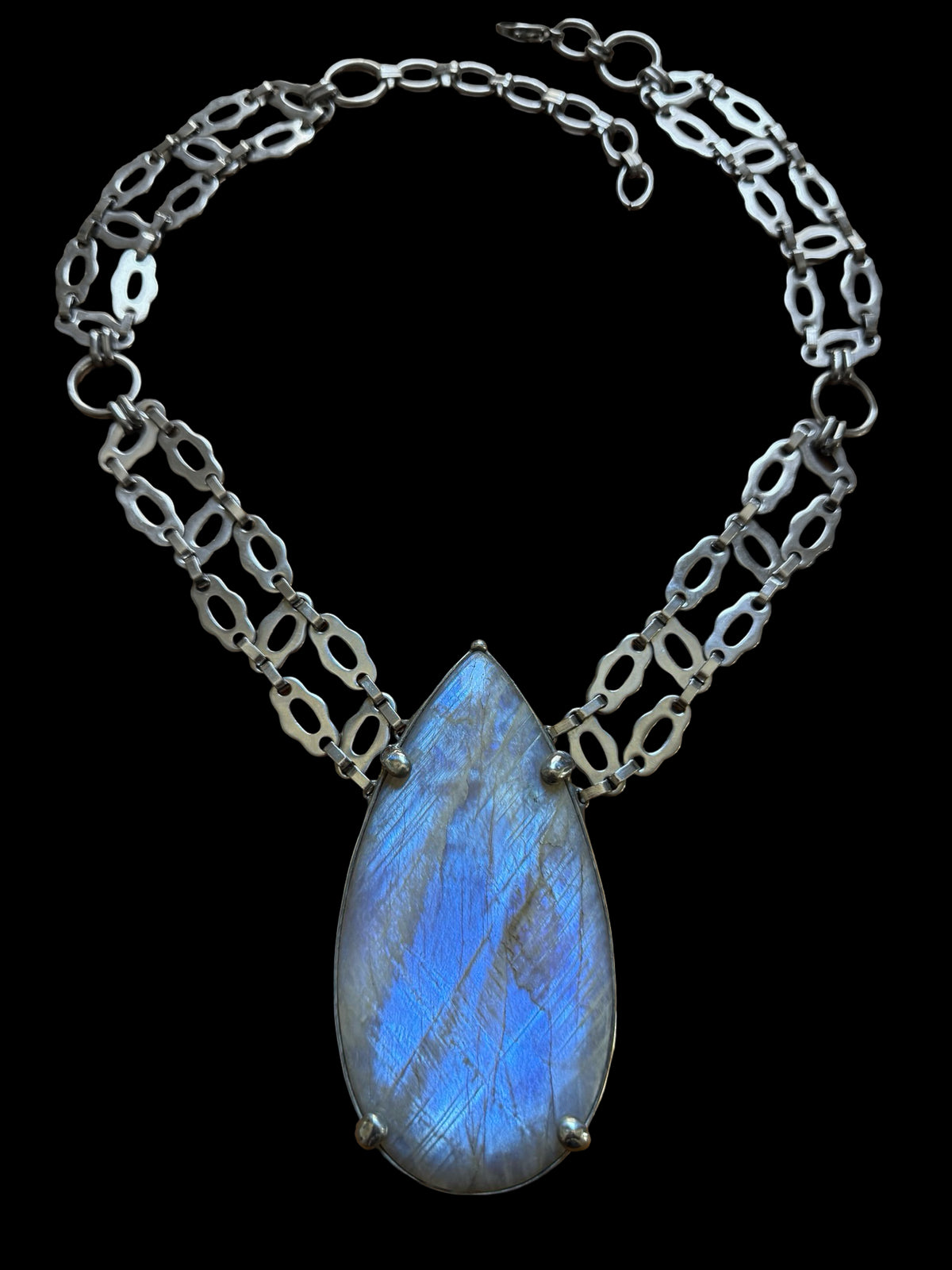 UTSUROI | Rainbow Moonstone Choker