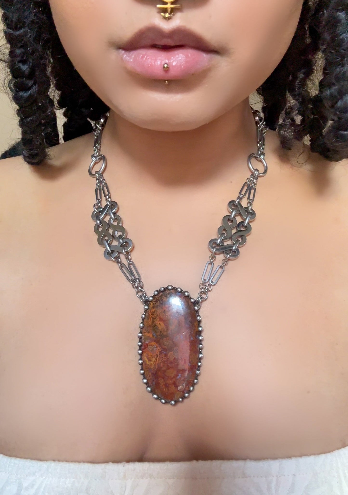 THARENN | Hungarian Agate Necklace