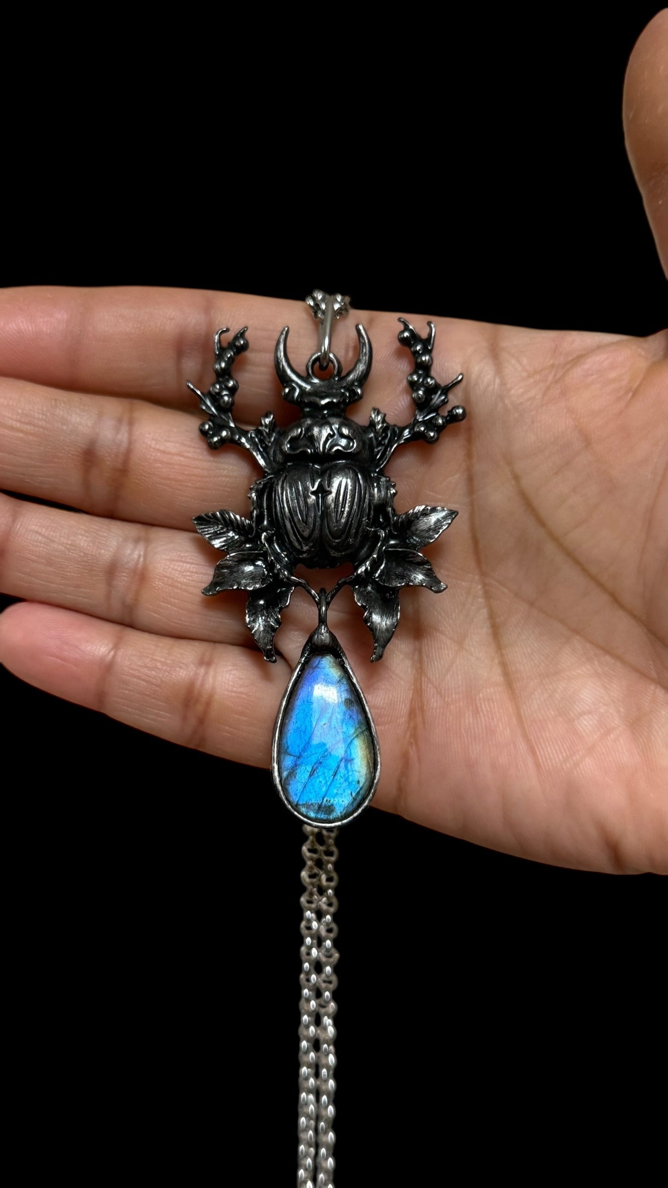 Aro | Labradorite Necklace