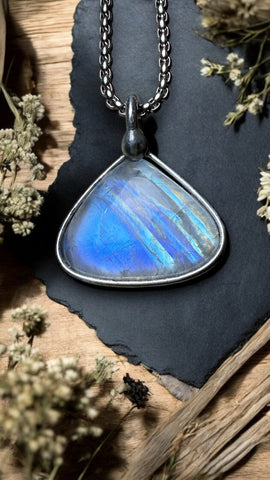 Eilidh | Rainbow Moonstone Necklace