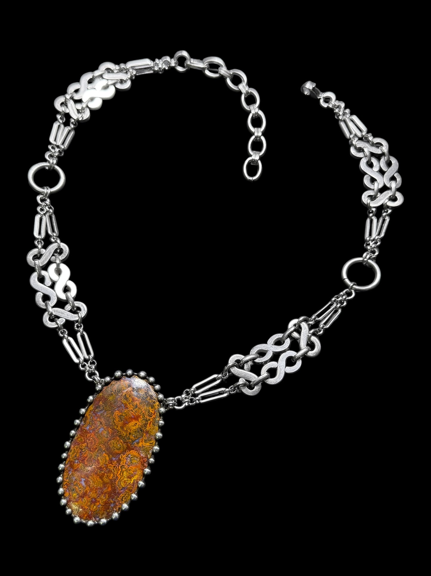 THARENN | Hungarian Agate Necklace