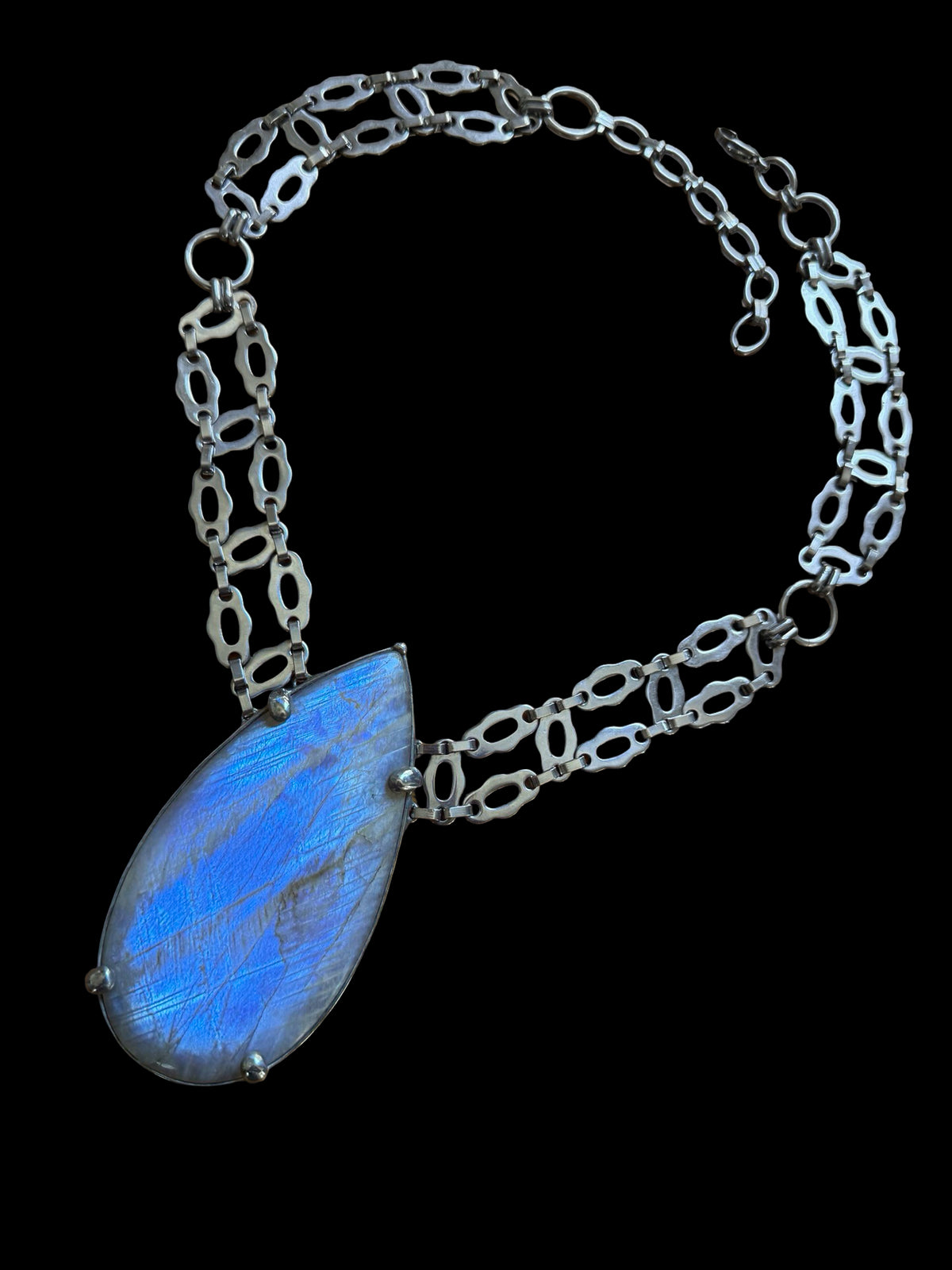 UTSUROI | Rainbow Moonstone Choker