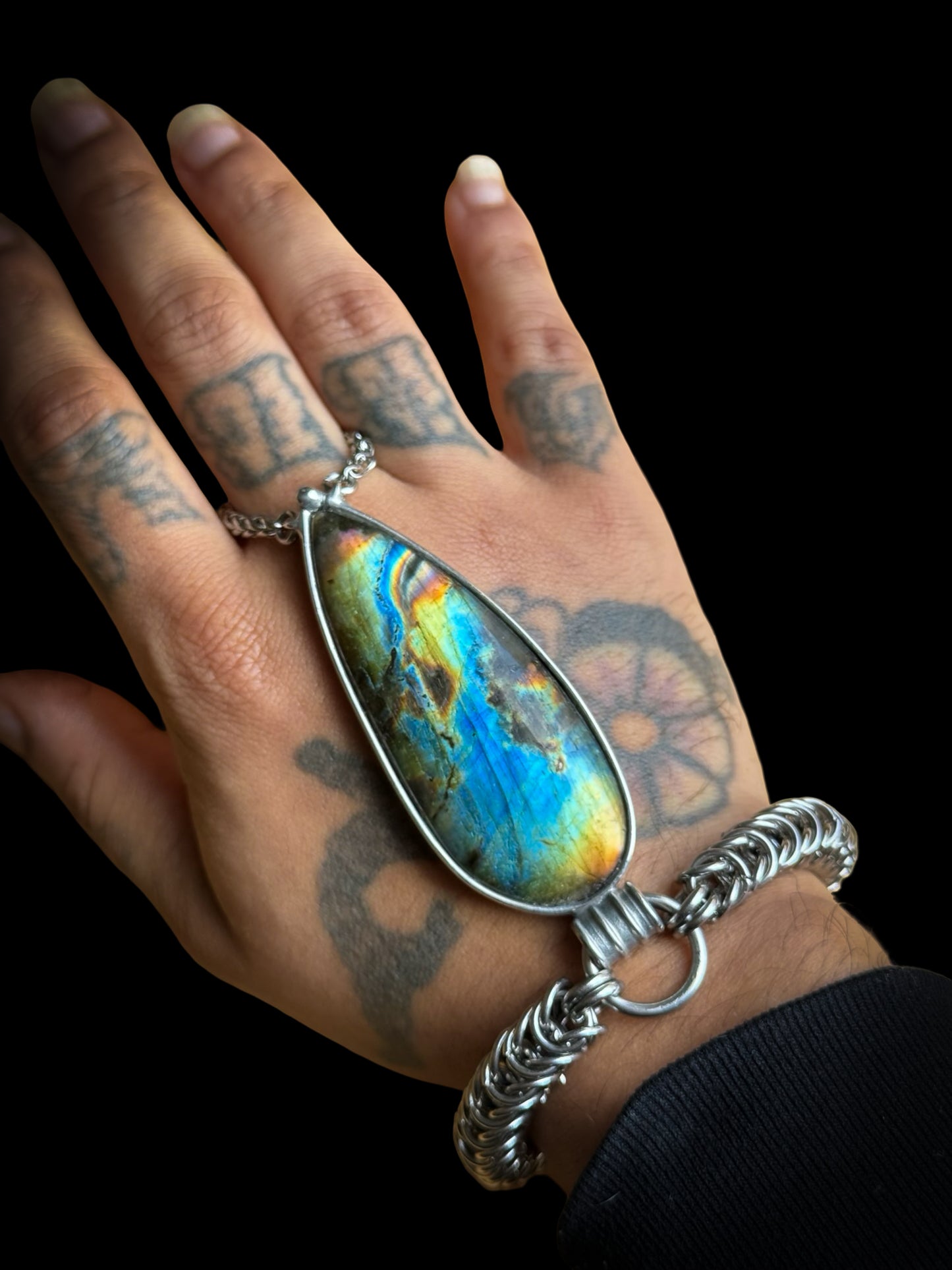 LAYUNG | Labradorite Hand Harness