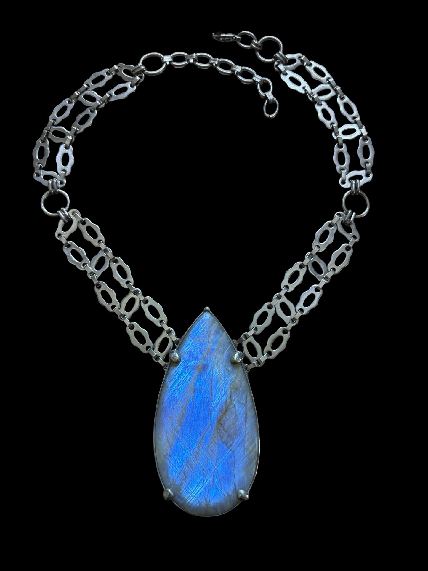 UTSUROI | Rainbow Moonstone Choker