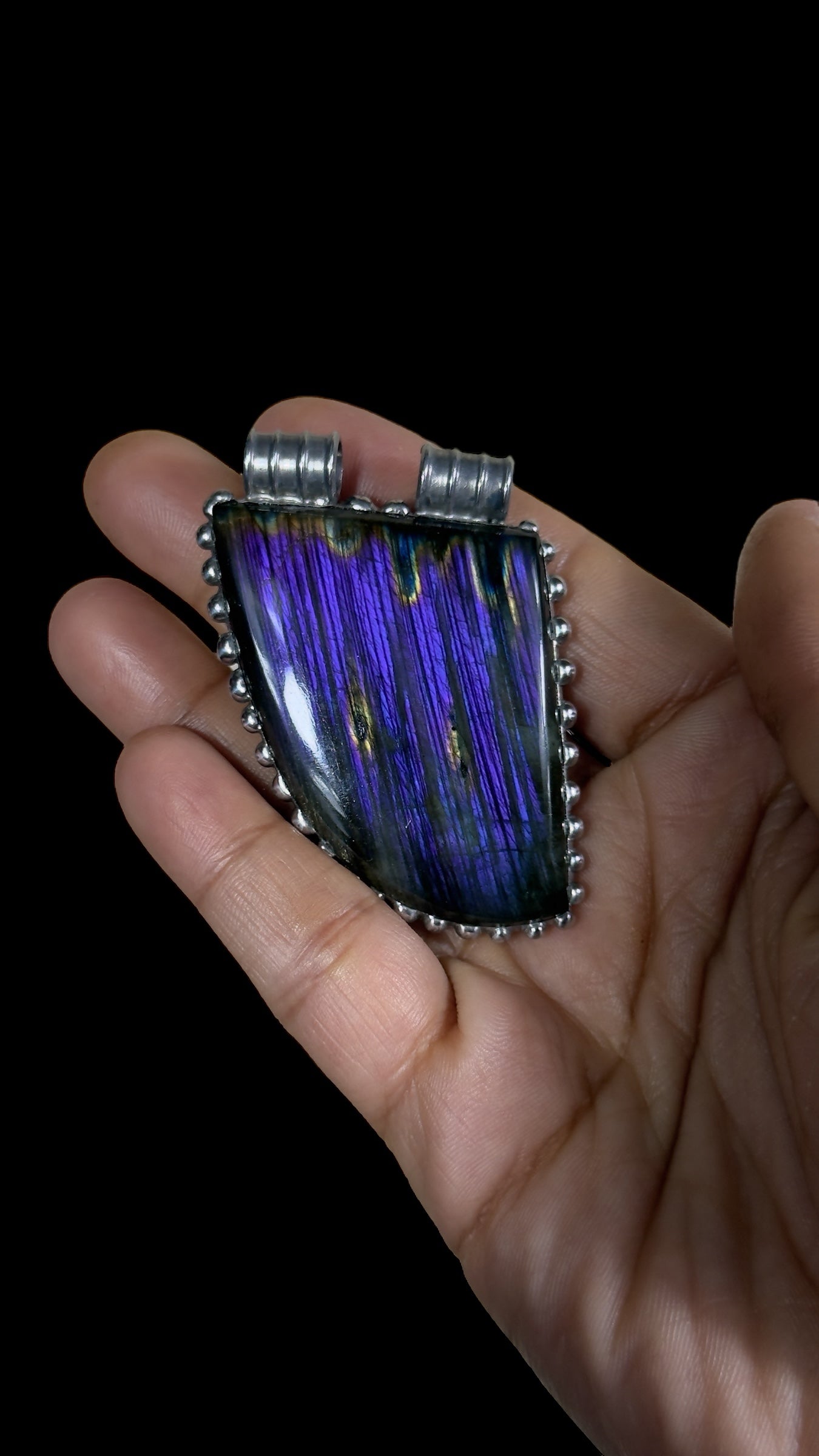 Pradnaya | Labradorite Necklace