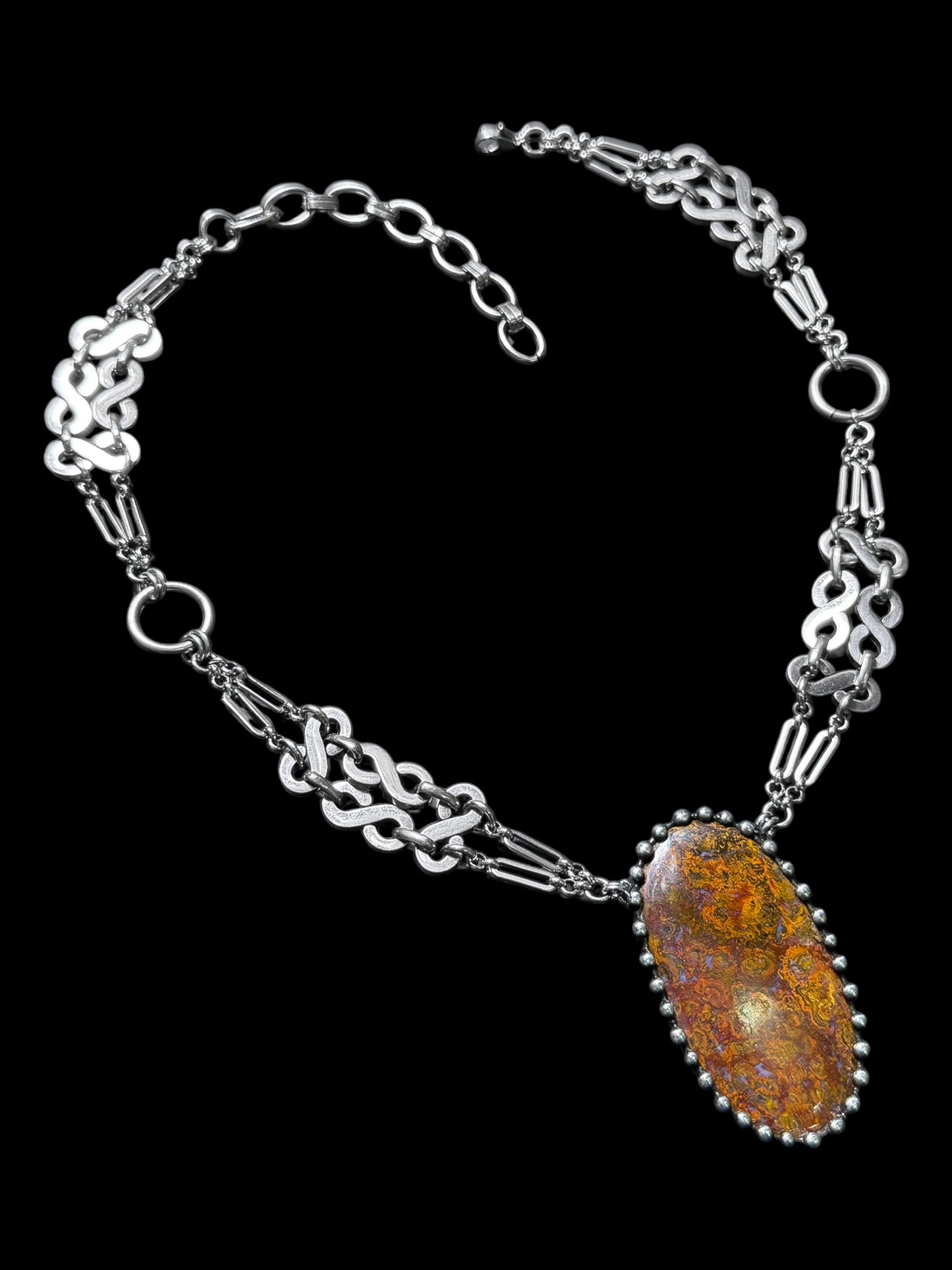 THARENN | Hungarian Agate Necklace