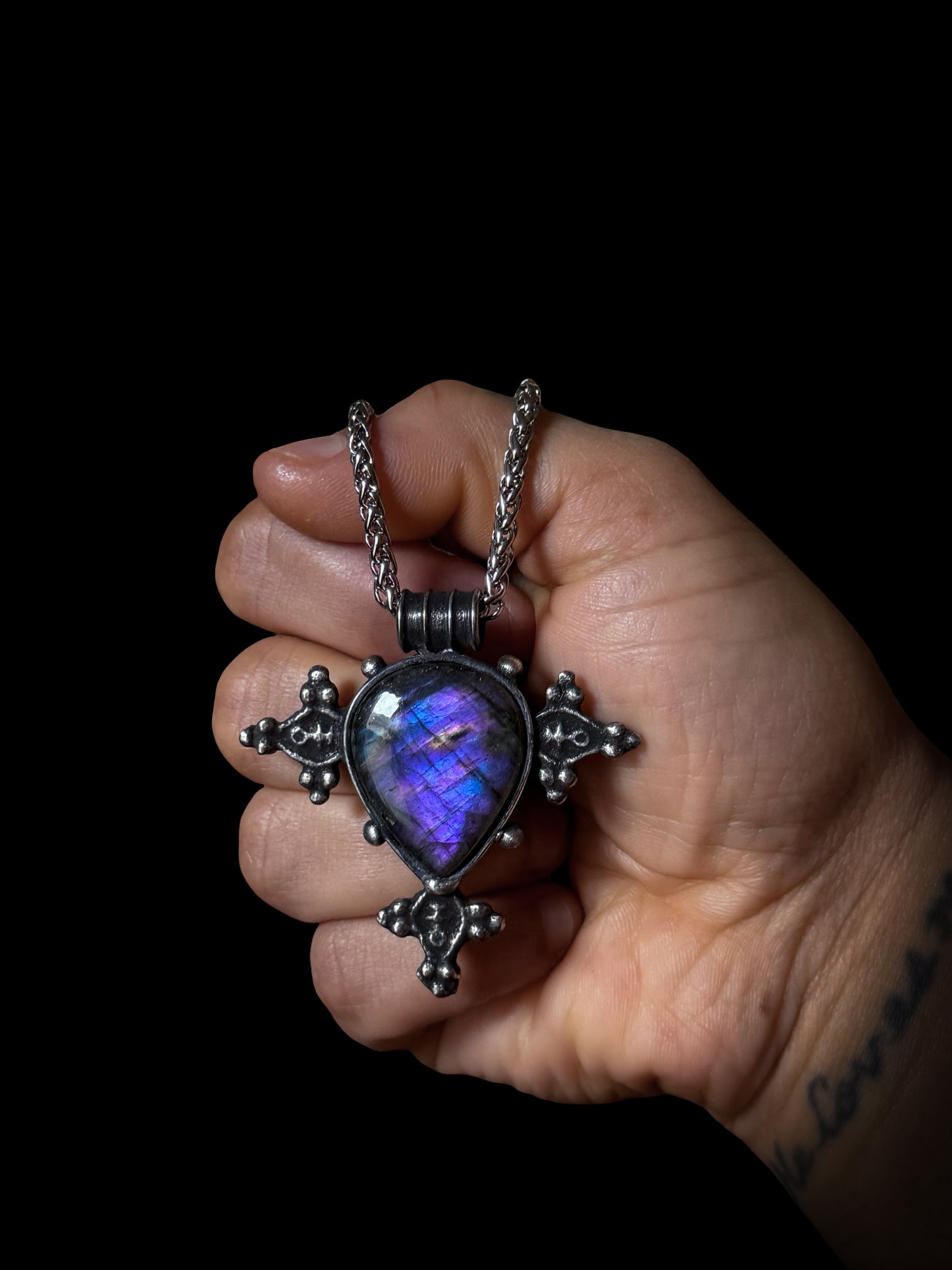 LIMEN NOCTIS | Labradorite Necklace
