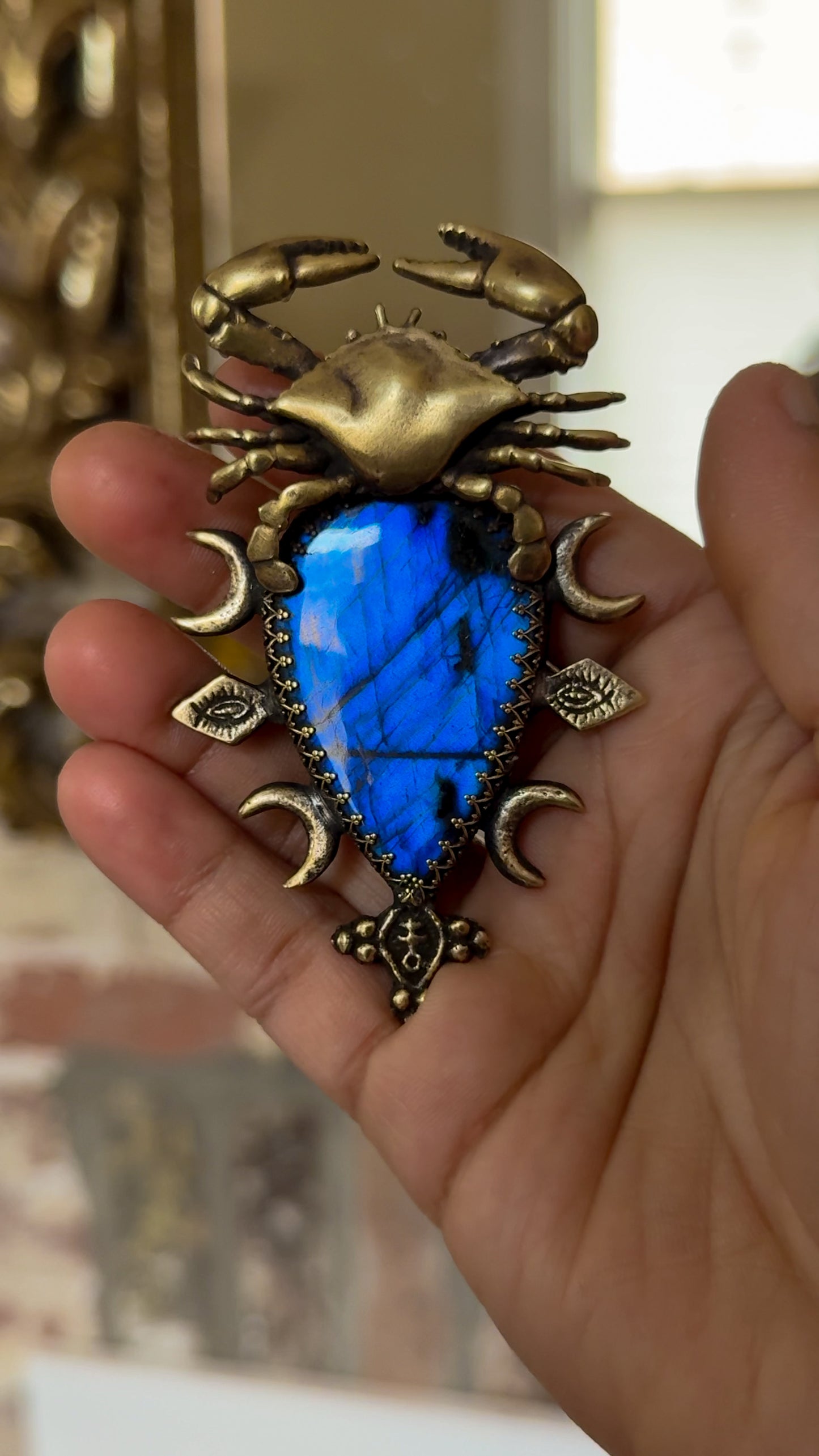 THE MOON GATE | Labradorite Necklace