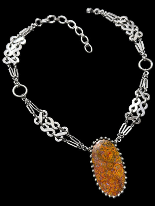THARENN | Hungarian Agate Necklace