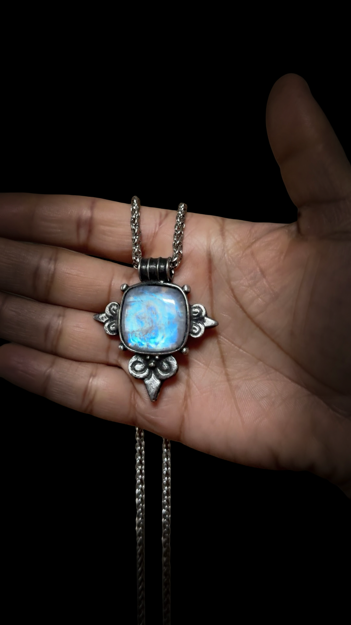 LUNESCENCE | Rainbow Moonstone Necklace