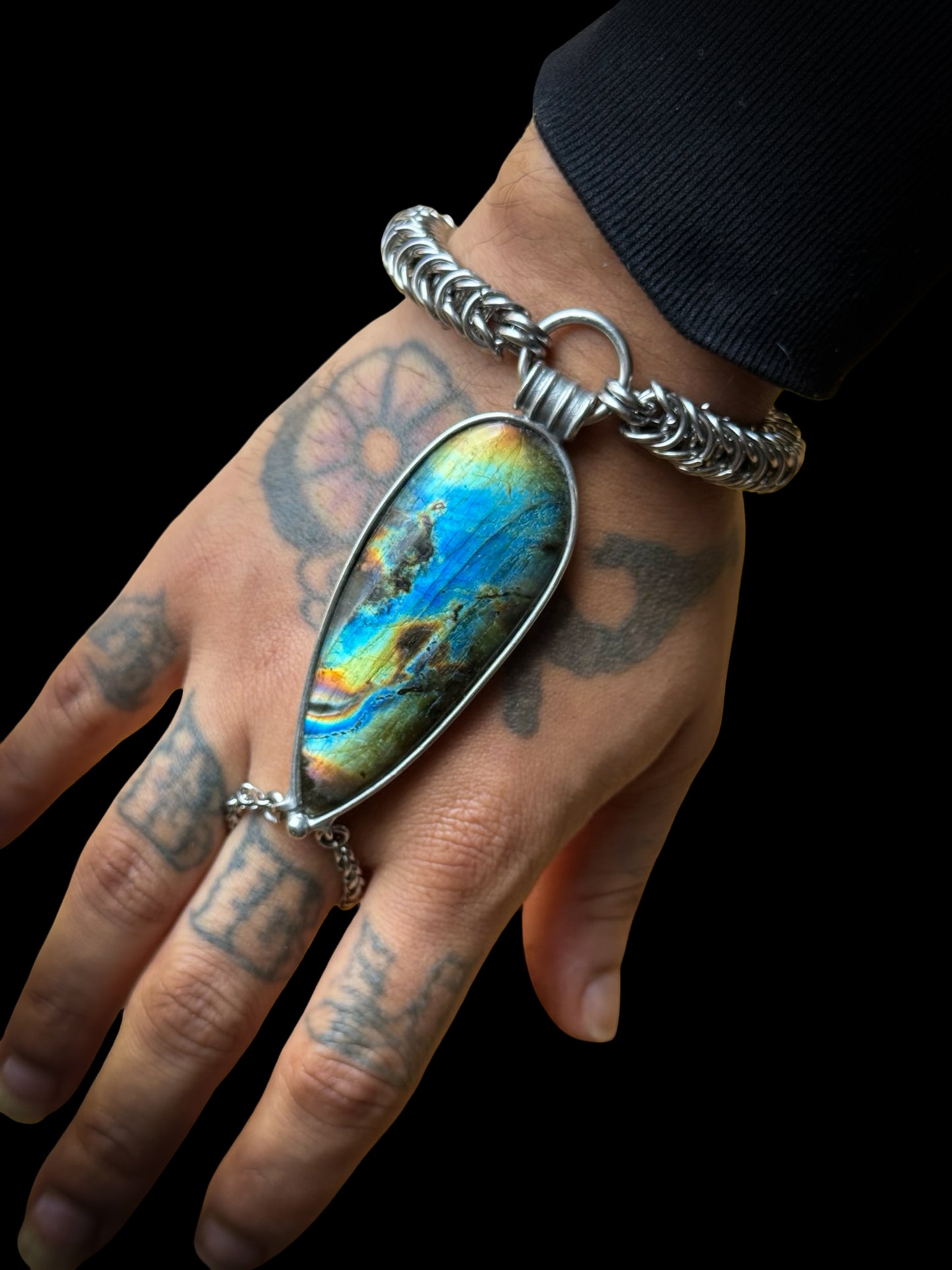 LAYUNG | Labradorite Hand Harness