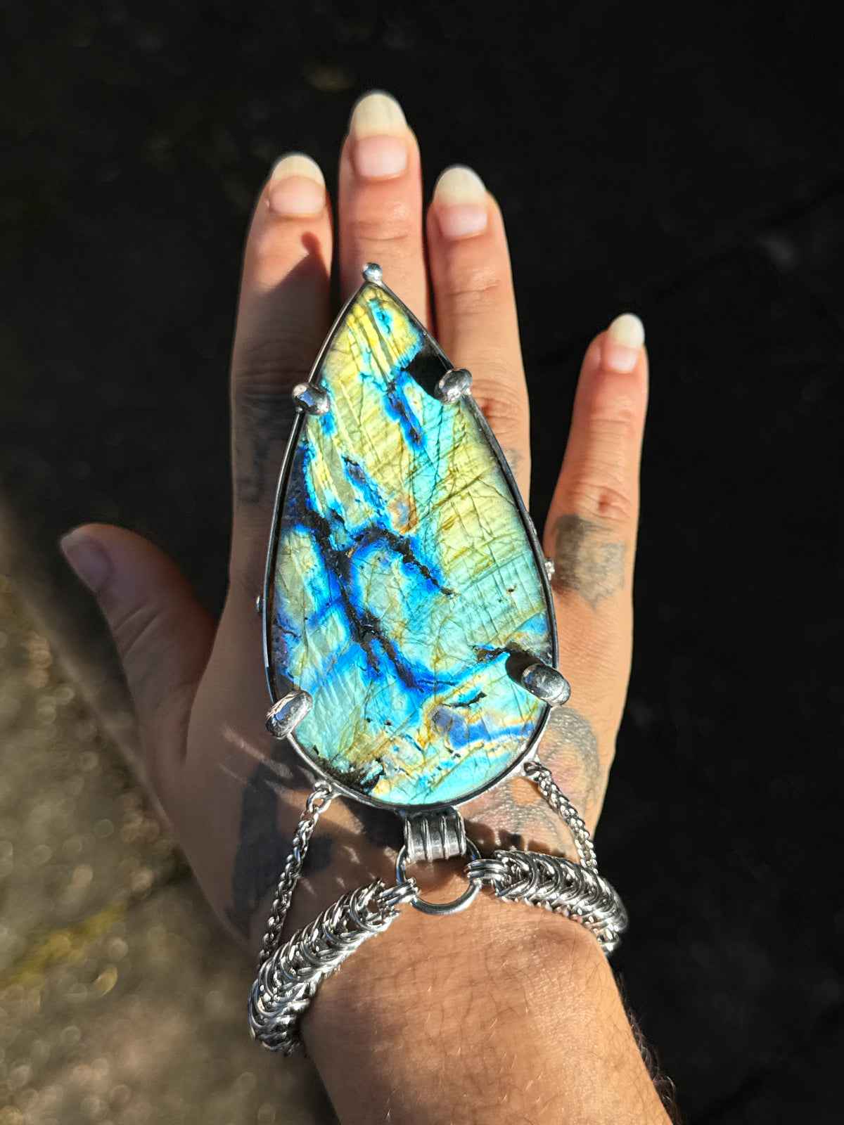 KOMOREBI | Labradorite Hand Harness