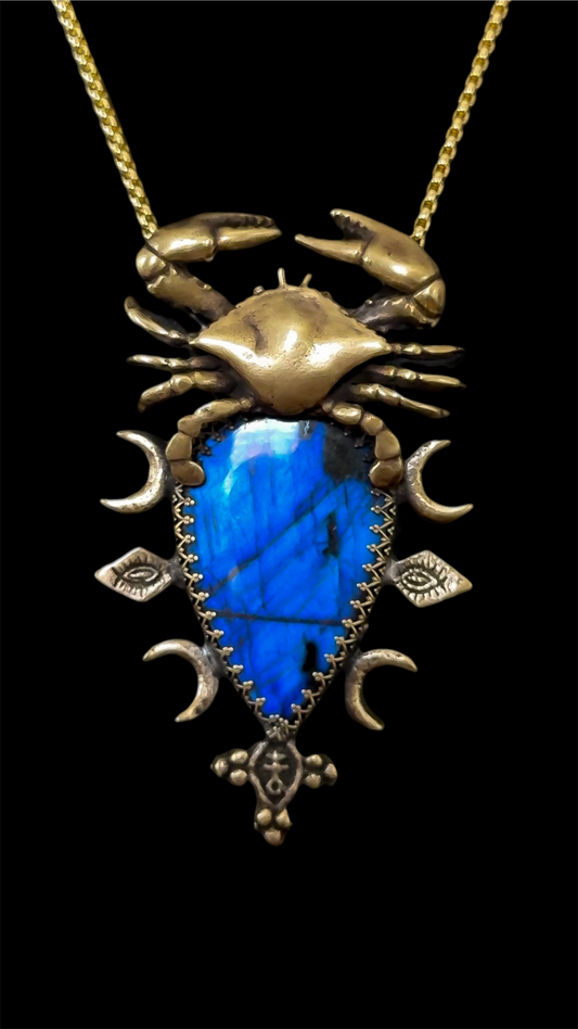 THE MOON GATE | Labradorite Necklace