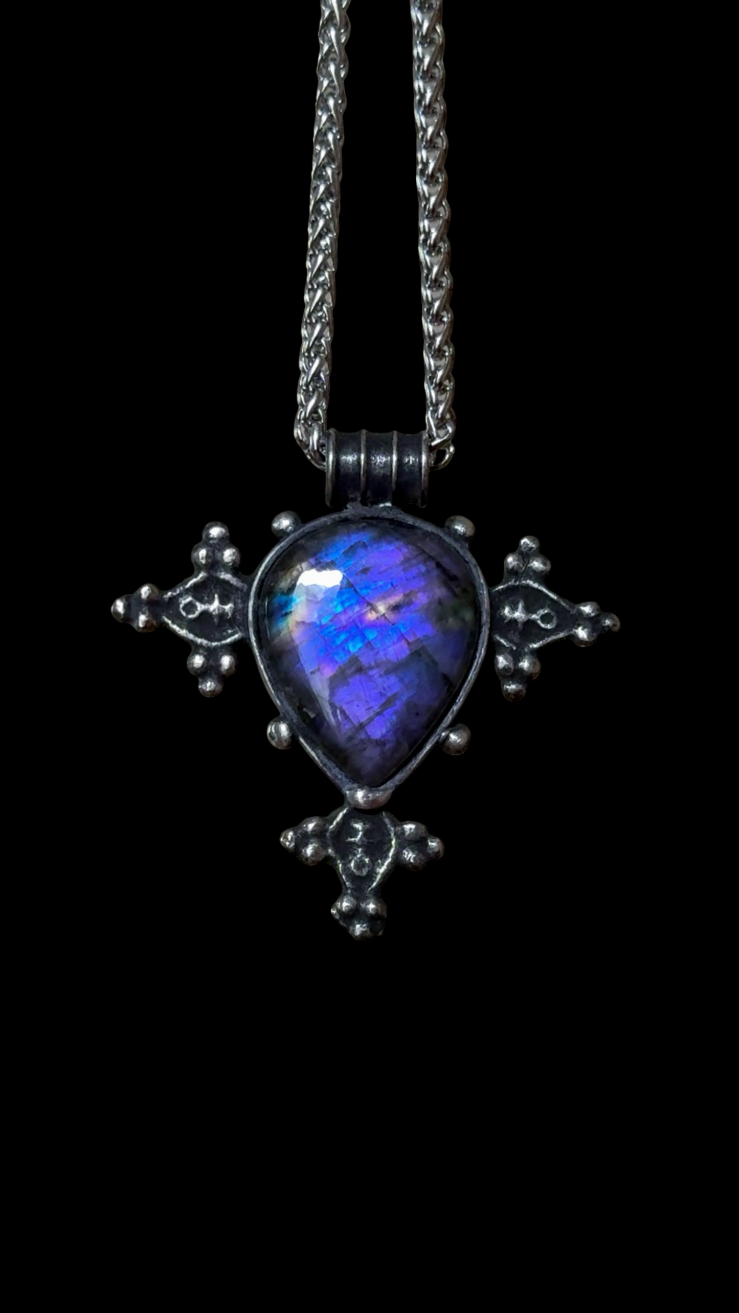 LIMEN NOCTIS | Labradorite Necklace