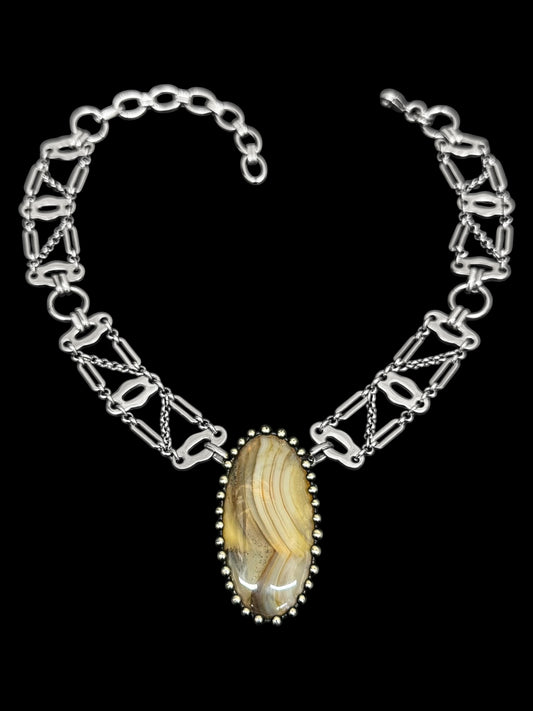 TAREVA | Banded Agate Necklace
