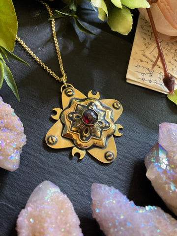 Senora | Garnet Necklace